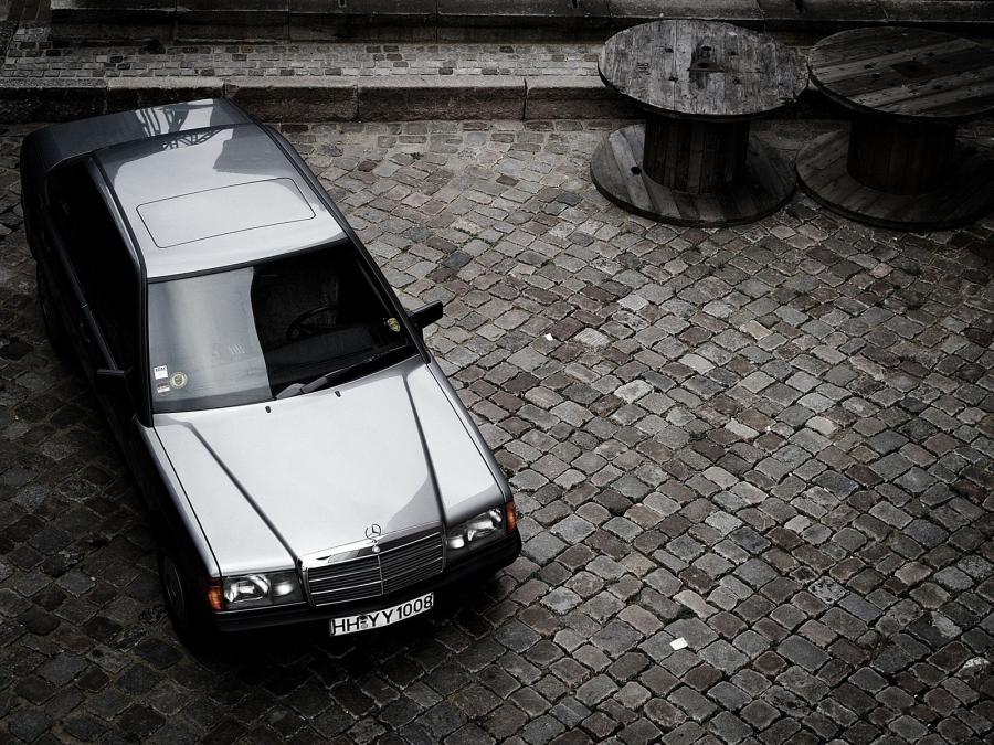  Mercedes-Benz 190 1982 года  (фото 7 из 16)